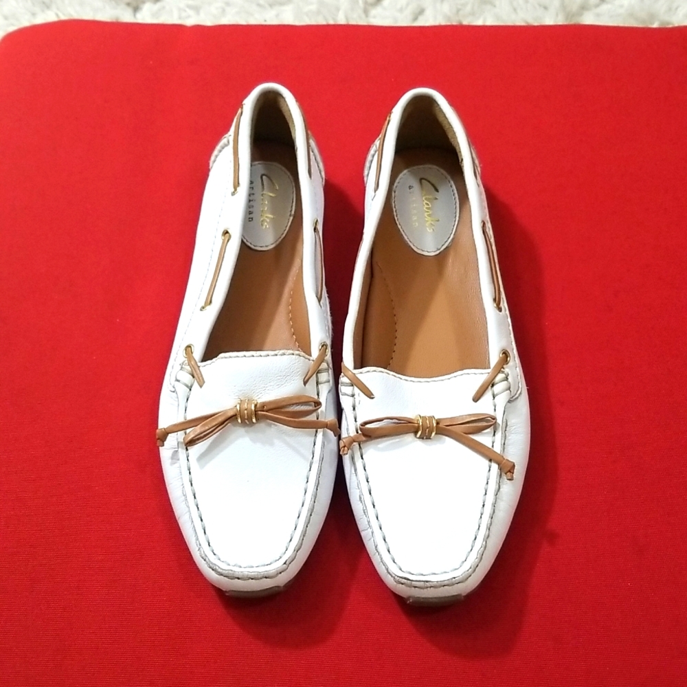 Clarks White Leather Moccasins with Tan Bow Accents